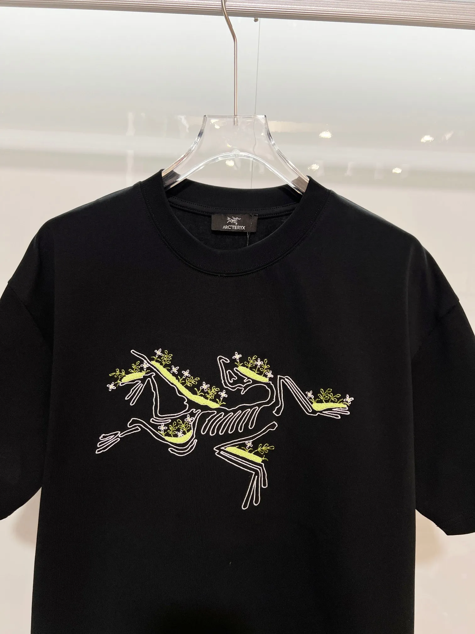 ARC TERYX/ Quality T Classic LOGO Same Style 2026ss Quality Versatile Quality : Black.White Size：S M L XL
